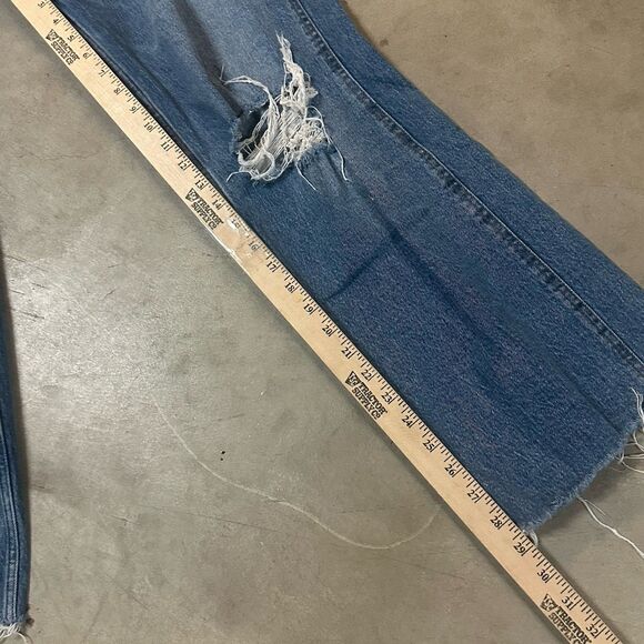 Abercrombie & Fitch The 90's Relaxed Jean Ultra High Rise Ripped Sz 30 / 10 Reg - Picture 7 of 8